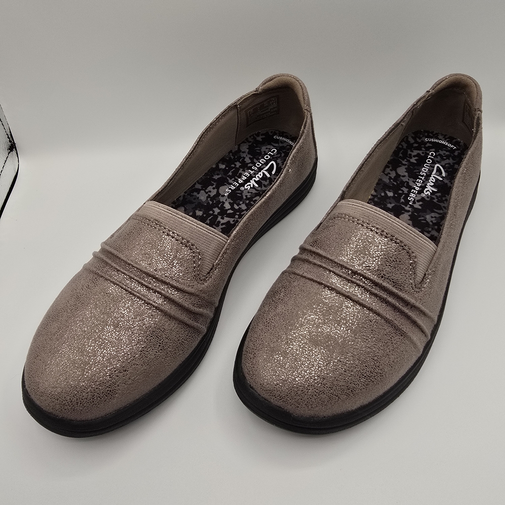 Clarks Cloudsteppers Breeze Sol Slip-On Womens Loafers Taupe Metallic Size 5M
